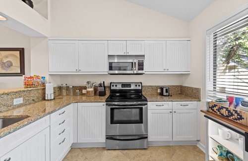 Arcadian Shores Villa | Kingston WHP 9i 2nd level Villa w/pool/beach