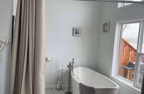 Ingonish Beach Hotel | Knotty Pine Cottages