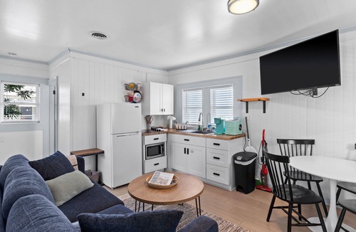 Kure Beach Cottage | Kure Cabana~Cottages @ Kure~ Beach, Fishing, Pool, Walk to Pier, Parking