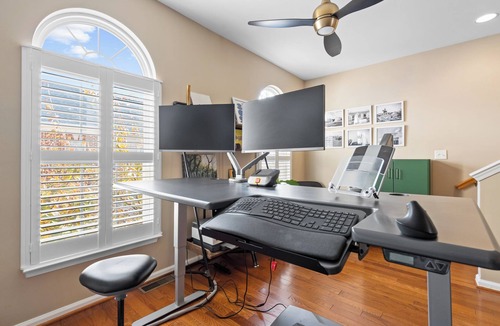Bellevue House | L'Écrin in SW DC: Gym, Garage, & Great for Groups