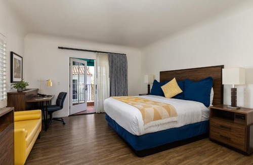 West Beach Hotel | La Playa Inn Santa Barbara