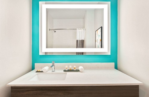 Greatwood Hotel | La Quinta Inn & Suites by Wyndham Richmond-Sugarland