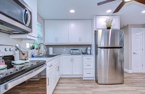 South Bradenton House | Lady Palm: 2/1 w garden vibes three miles to IMG