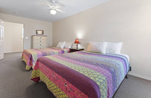 Indian Point House | Lake Lodge A - Resort Next to Silver Dollar City!