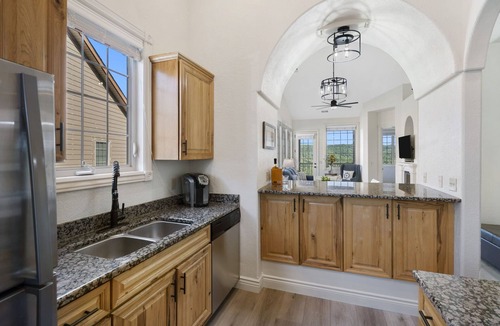 Indian Point Condo | Lake & Mountain View Condo - The Cliffs on Indian Point - Silver Dollar City