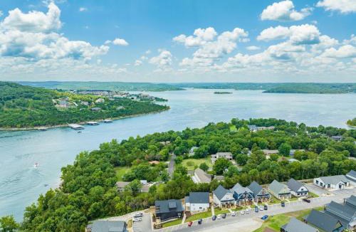 Hollister House | Lake View with Hot Tub & Game Area! Indoor & Outdoor Pool! All Bathrooms Ensuite