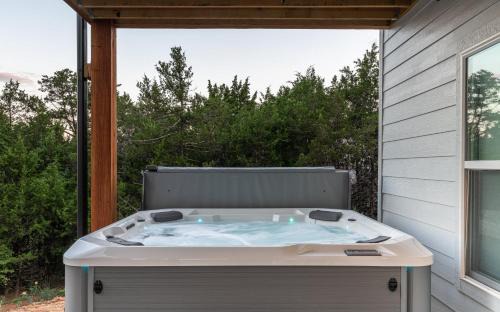 Hollister House | Lake View with Hot Tub & Game Area! Indoor & Outdoor Pool! All Bathrooms Ensuite