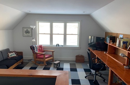 Boyne City Cottage | Lakefront 2-bedroom cottage in Boyne City with WiFi