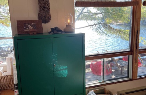 Georgian Bay Cottage | LAKEFRONT 3BDR CABIN - PRIVATE DOCKS & DECKS - MUSKOKA 30 MIN TO PORT CARLING