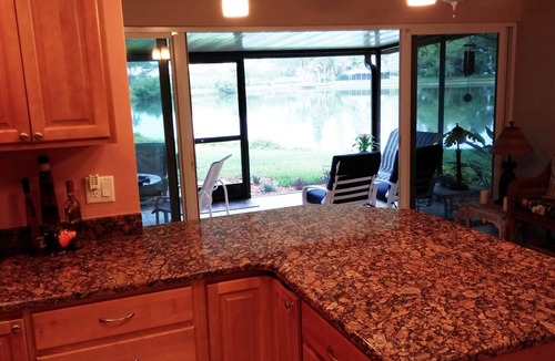 Laurel House | LAKEFRONT-FREE KAYAKS, BICYCLES, PADDLEBOARDS-WALK, BICYCLE, OR PADDLE TO BEACH
