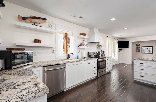Branson West House | Lakefront Home-4BR 2B-Branson West. Clean Casual Elegance-Great Parking Spaces.