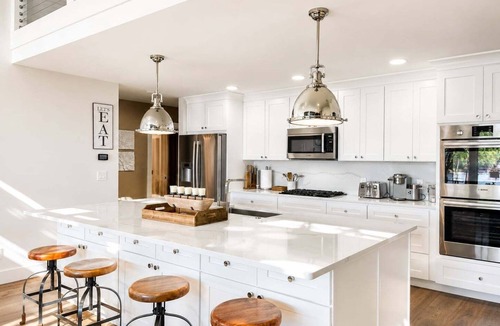 Misty River House | Lakefront Home on Lake Oconee with Salt Water Pool and Hot Tub