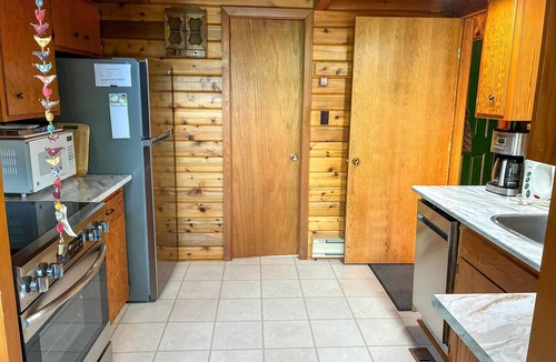 Koocanusa Ranch Cabin | Lakefront & Private Dock. A/C. Dog Fr. Rosen Lake