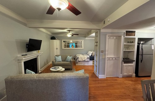 Innsbrook Condo | Lakefront Studio Condo