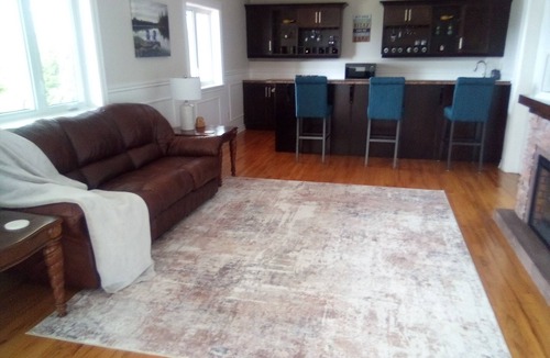 Cole Harbour Apartment | Lakefront suite