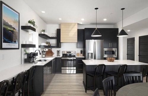 Hollister House | Lakefront | Three homes (sleeps 68) golf simulators, outdoor saunas, & hot tubs