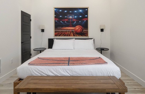 Hollister House | Lakefront | Two homes (sleeping 46) golf simulators, outdoor saunas, & hot tubs