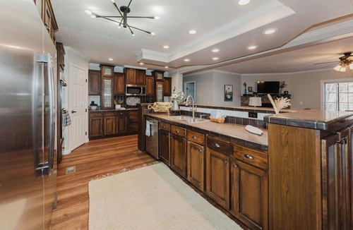 Blue Eye Cabin | Lakeview Legacy Lodge - Steps from Table Rock Lake at Happy Hollow Resort