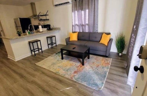 Durham Apartment | Lakewood/Lyon Park Renovated Cottage Near Duke 28B