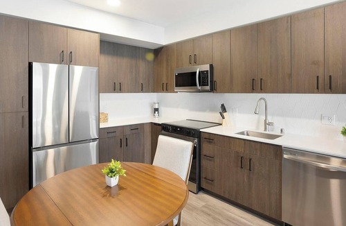Crown Hill Apartment | Landing | Amazing 1BD, Gym