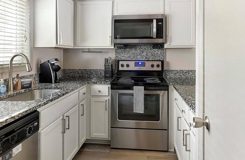 Crabtree Apartment | Landing | Amazing 2BD, Clubhouse, Gym