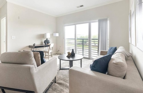 Chillum Apartment | Landing | Amazing 2BD, Gym, Clubhouse