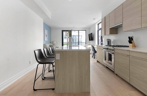 Mount Vernon Square Apartment | Landing | Amazing 2BD in Logan Circle