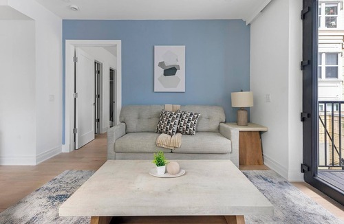 Mount Vernon Square Apartment | Landing | Amazing 2BD in Logan Circle