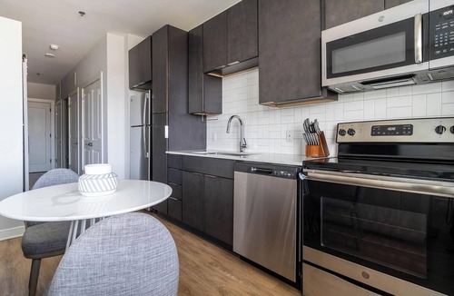 Downtown Apartment | Landing | Amazing Studio, Pool, Courtyard