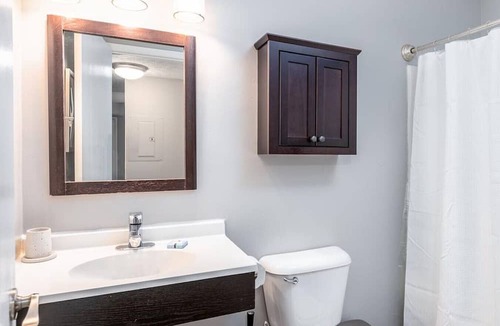 Lewis Center Apartment | Landing at Lake Club at Polaris - 1 Bedroom in Downtown Columbus