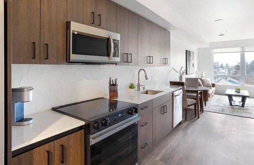Crown Hill Apartment | Landing | Beautiful 1BD, Gym