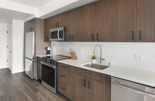 Crown Hill Apartment | Landing | Beautiful 1BD, Gym