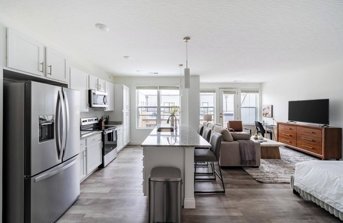 Downtown Columbus Apartment | Landing | Incredible Studio, Gym