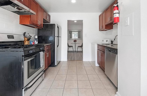 Greenbelt Apartment | Landing | Modern 1BD, Gym, Pool