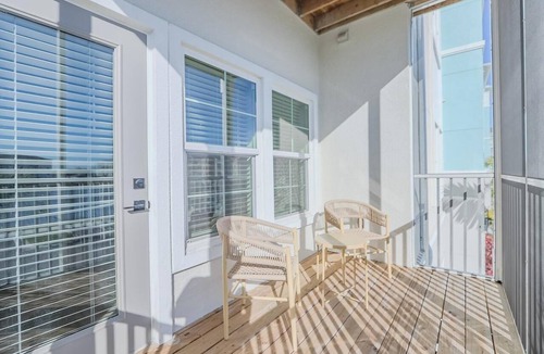 Fort Myers Apartment | Landing | Modern 1BD, Pool