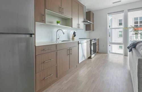 Hyattsville Apartment | Landing | Modern 1BD, Pool, Gym