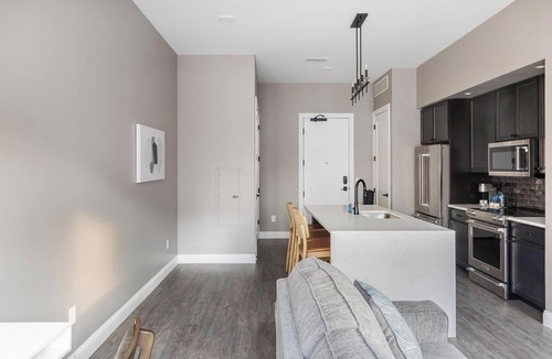 Downtown Columbus Apartment | Landing | Stylish 1BD, Gym, Clubhouse