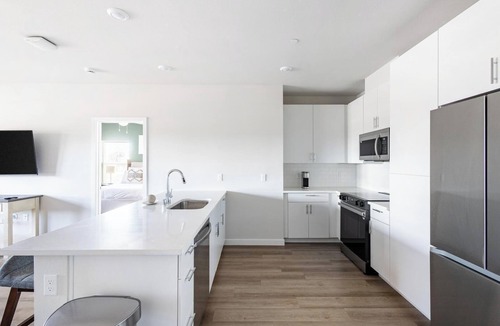 Santa Rosa Apartment | Landing | Stylish 2BD, Gym, Courtyard