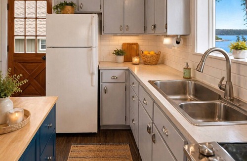 Langley House | Langley Waterfront: Views, Hot Tub, Beach & Kayaks