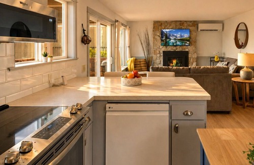 Langley House | Langley Waterfront: Views, Hot Tub, Beach & Kayaks