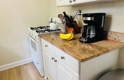Bethesda House | Large 4-bed home DC's Best Location w/Parking, Walk to Metro, Nightlife, Shops!