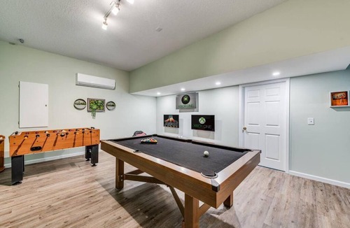 Legacy Park Villa | Large Executive Villa Near Disney with Game Room