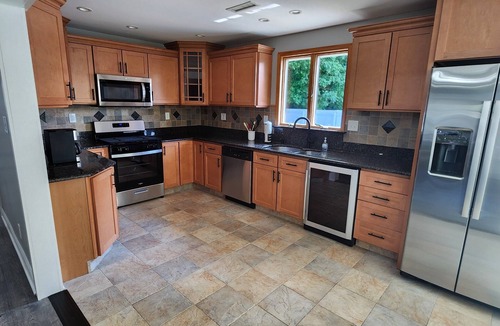 Lower Township House | Large Family Fun, 6BR/3 Bath, POOL, HOTTUB, Fenced Yard
