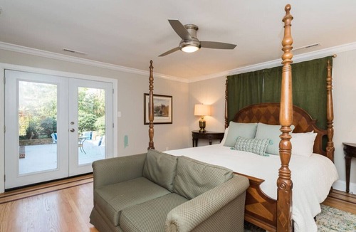 North Garrett Road House | Large Group Getaway Near Duke & UNC