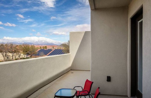 St. George Villa | Large Home Sleeps 16-Pool Perfect For Family Fun!