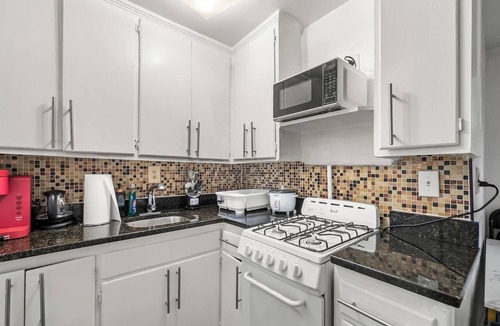 Takoma Park House | Large home w/4 kitchens near DC sleep 24 driveway