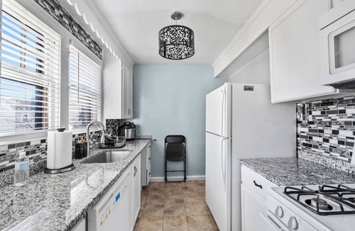 Takoma Park House | Large home w/4 kitchens near DC sleep 24 driveway