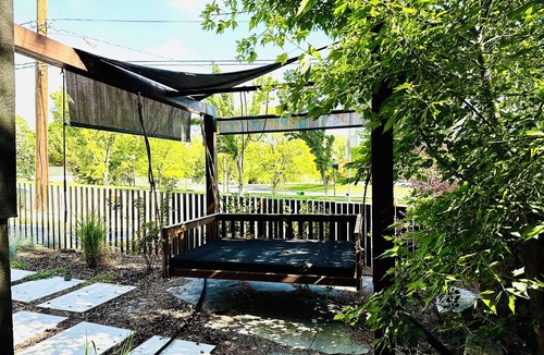 Murray Villa | Large Hot Tub, 3 King Beds, 2 Master Bedrooms, MassageChair, 4.5 bath