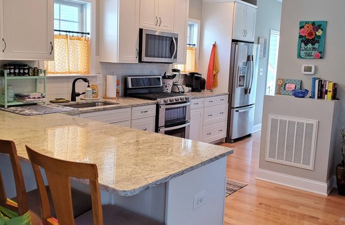 Colonial Beach House | Large Luxury 4 bed/3 bath Beach House-2 Blocks to beach, 1 Block to Bay