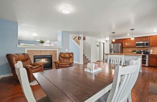 Nampa House | Large Nampa Gathering! Basketball courts Community